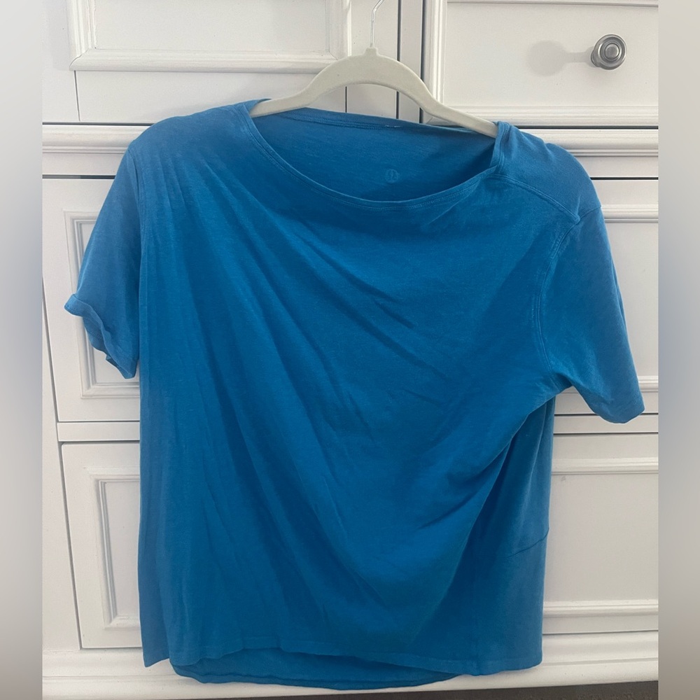 Lululemon love-curved hem shirt